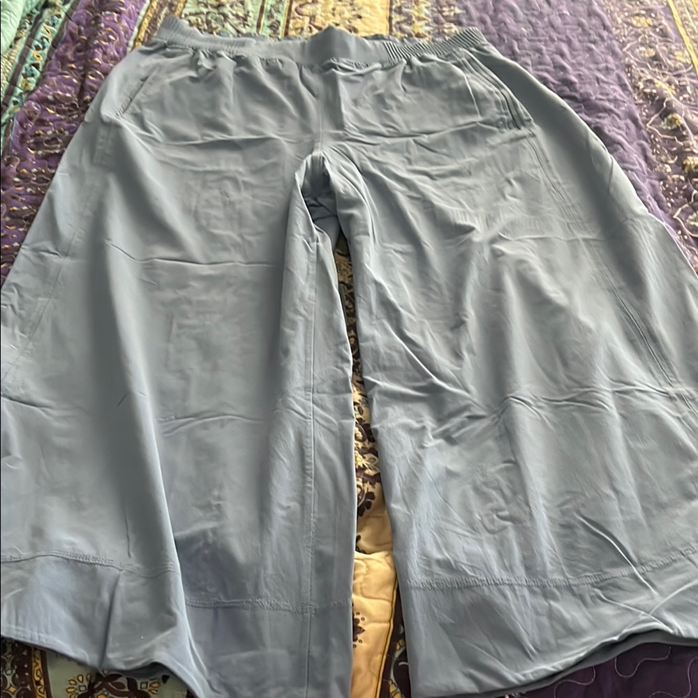 NWOT Lululemon wide leg size XL